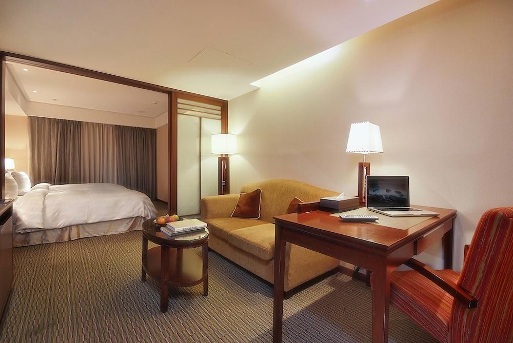 Royal Biz Taipei Hotel Exterior photo