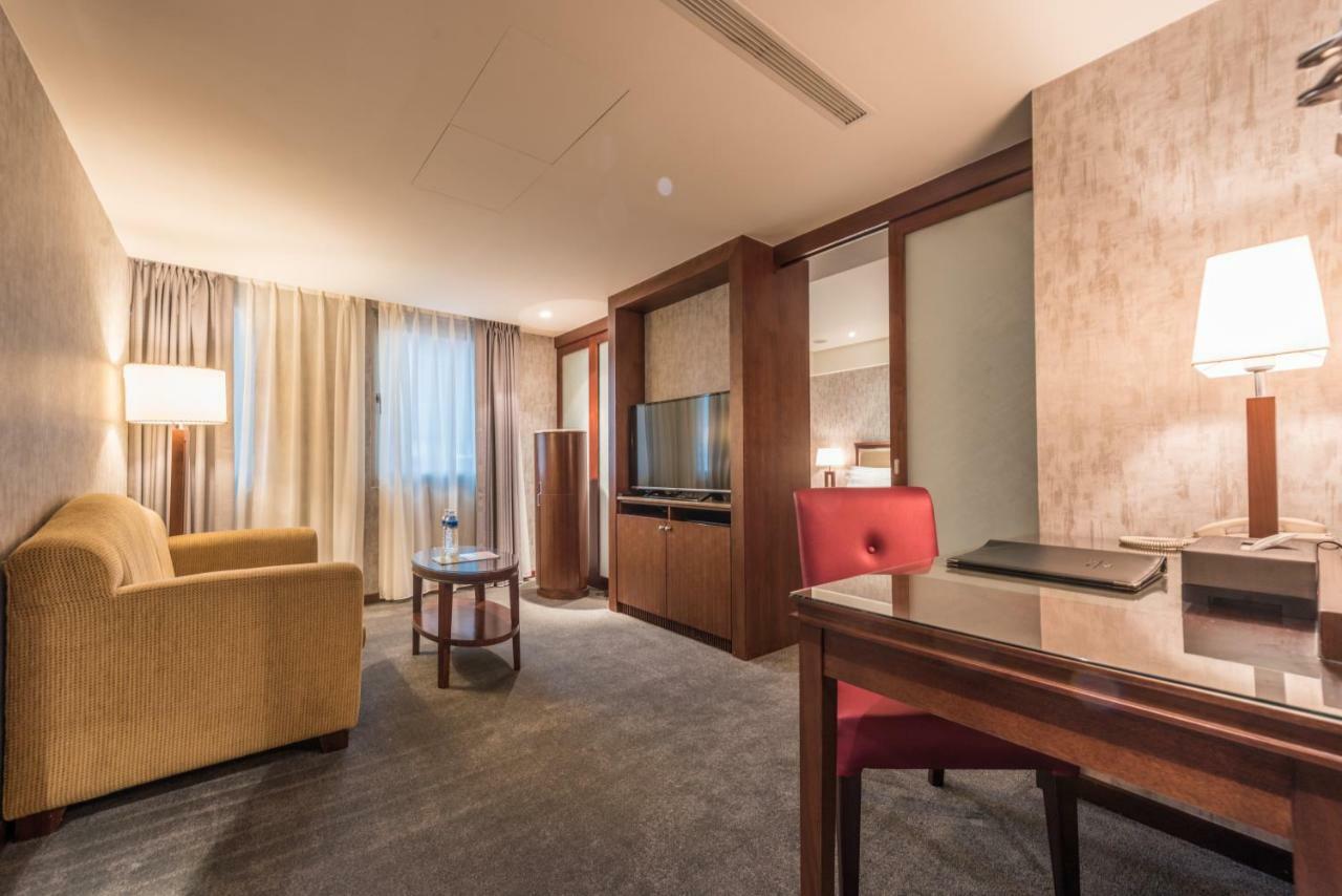 Royal Biz Taipei Hotel Exterior photo