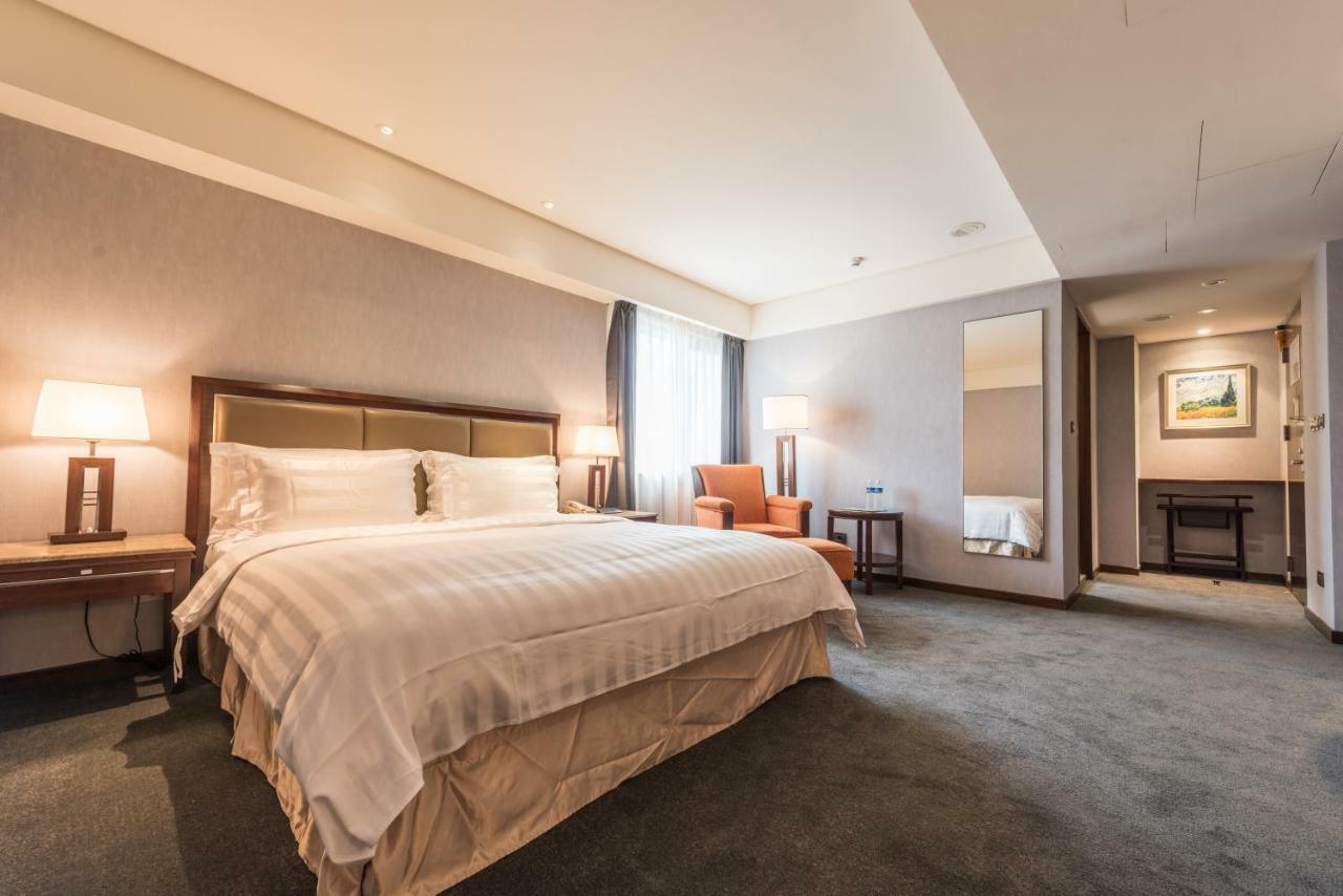 Royal Biz Taipei Hotel Exterior photo