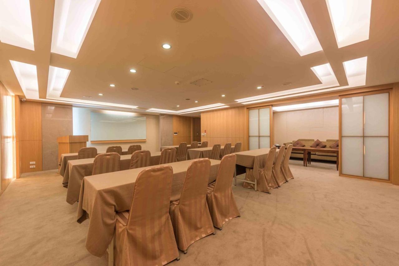 Royal Biz Taipei Hotel Exterior photo